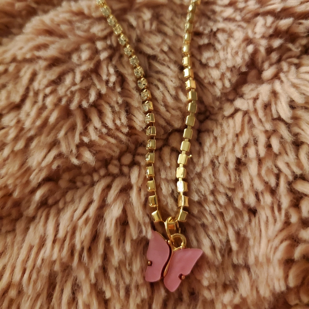 💎Gorgeous crystal pink butterfly necklace - Picture 5 of 8
